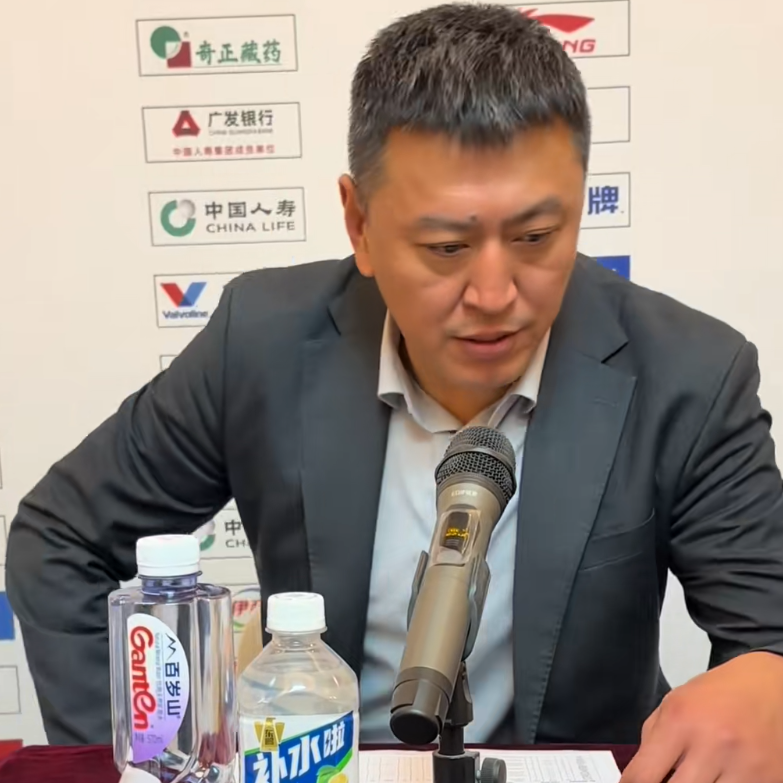 胜深圳采访！王世龙直指新外援补劣势，汉兹亲承未完全融入仍暴走